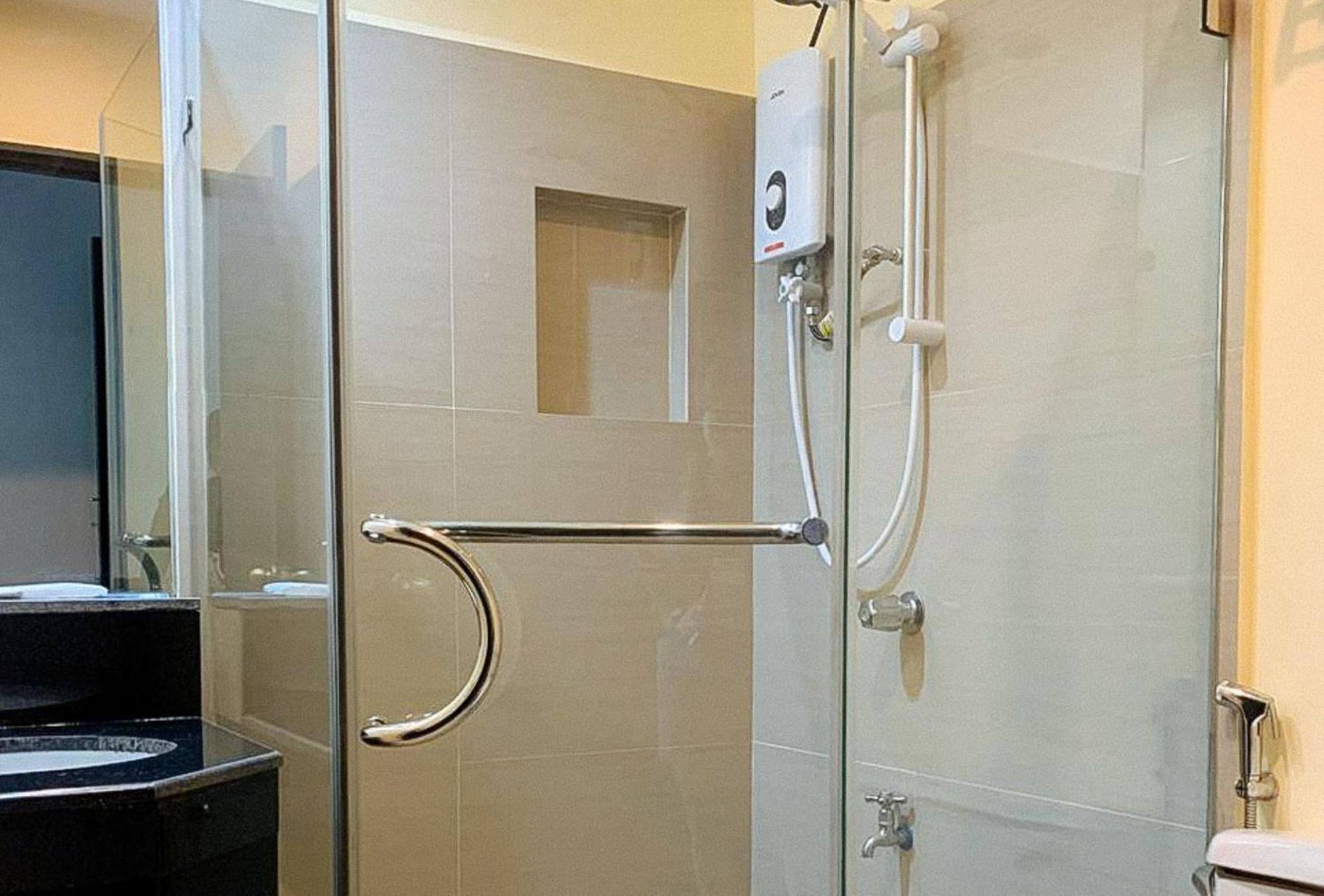 Check Inn Hotel Dumaguete City By Reddoorz Eksteriør bilde
